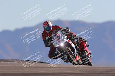 media/Nov-06-2023-Moto Forza (Mon) [[ce023d0744]]/3-Intermediate Group/Session 5 (Turn 9)/